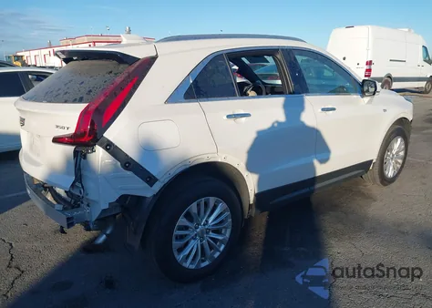 2024 Cadillac Xt4 Fwd Luxury z USA, uszkodzony, nr VIN 1GYAZAR42RF196386